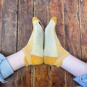 Unbranded Men's Low-Cut Performance Socks in Mustard
